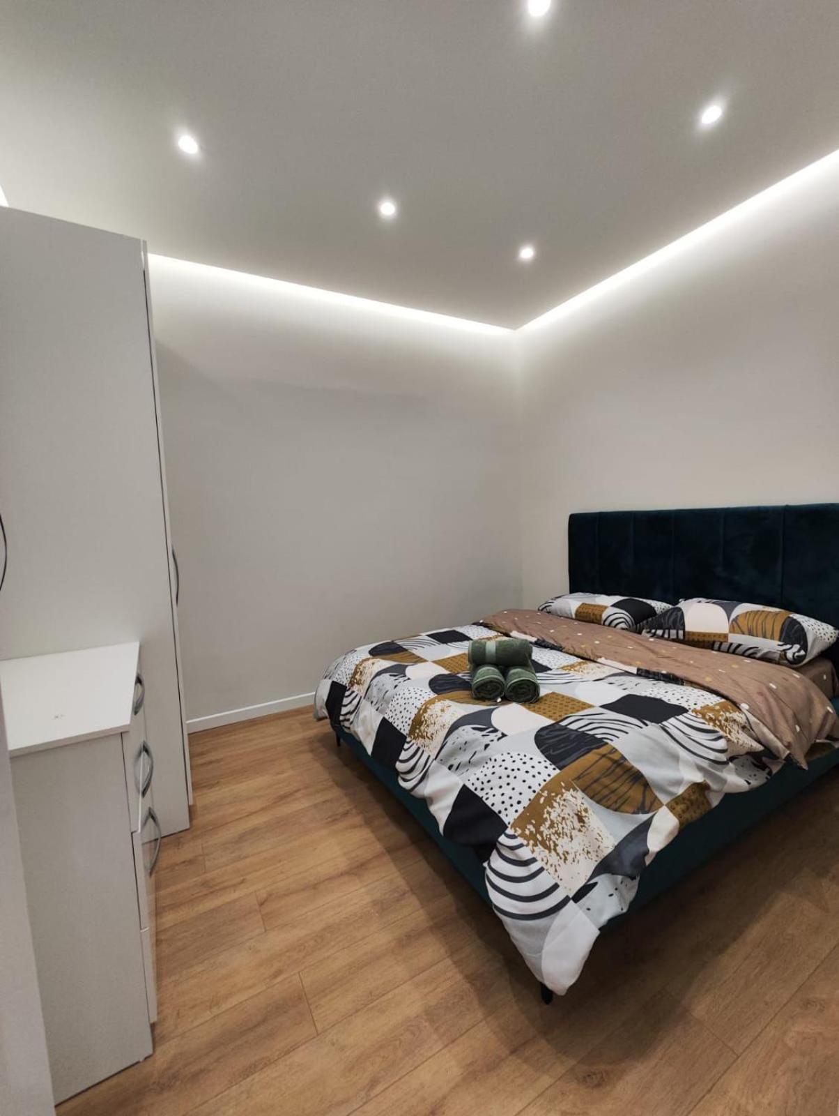 Pandora'S Box Apartament 티라나 외부 사진